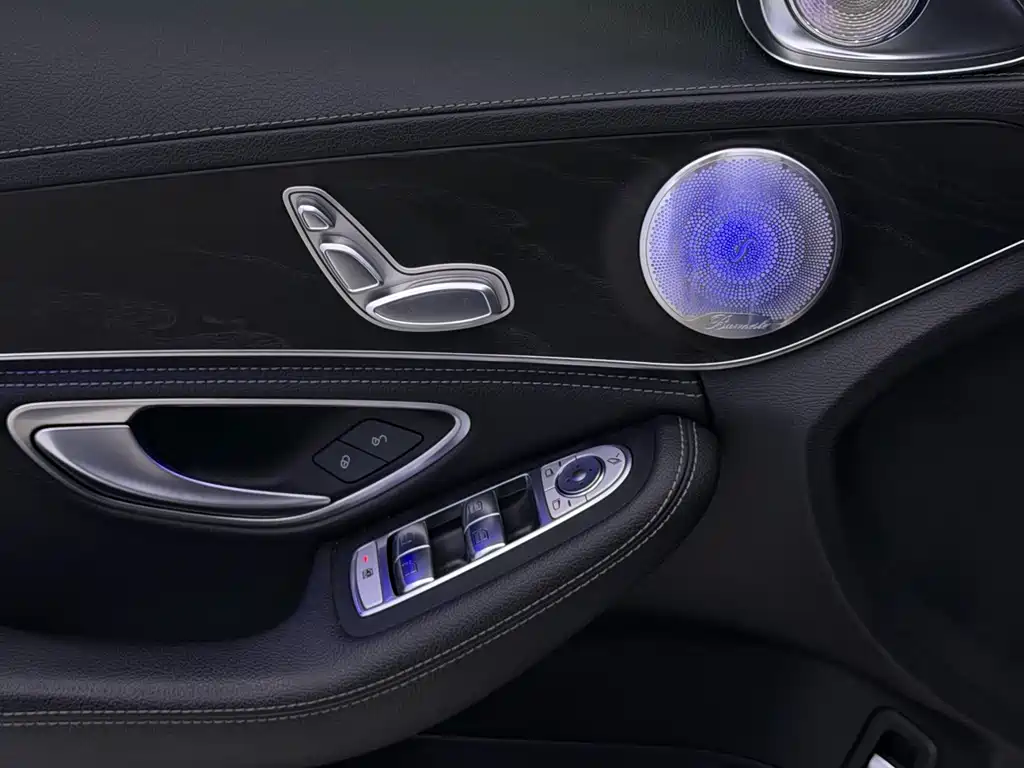Mercedes-Benz C-Class — миниатюра 11