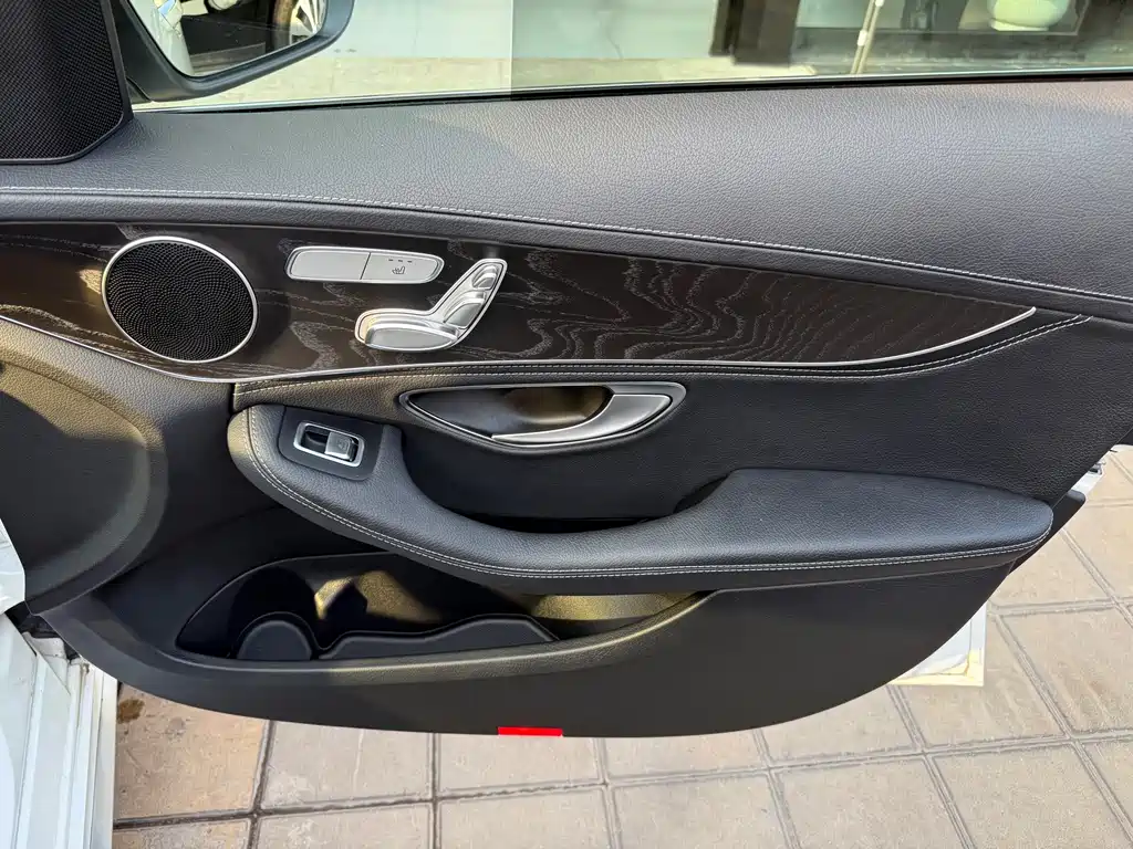 Mercedes-Benz C-Class — миниатюра 17