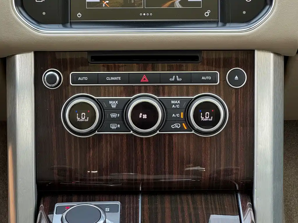 Land Rover Range Rover — миниатюра 13