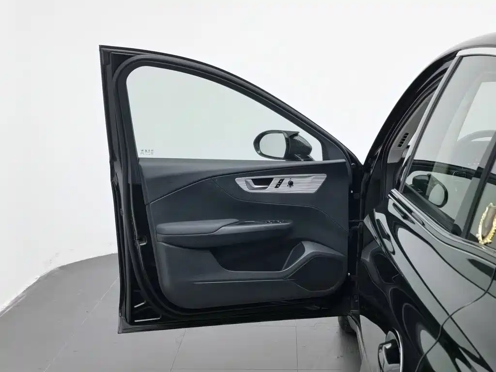 Hongqi Hongqi E-QM5 — миниатюра 8