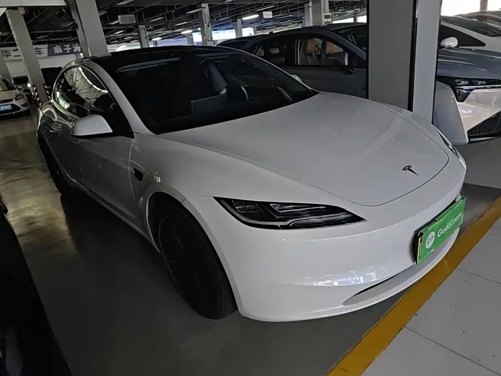 Tesla Model 3 — миниатюра 4