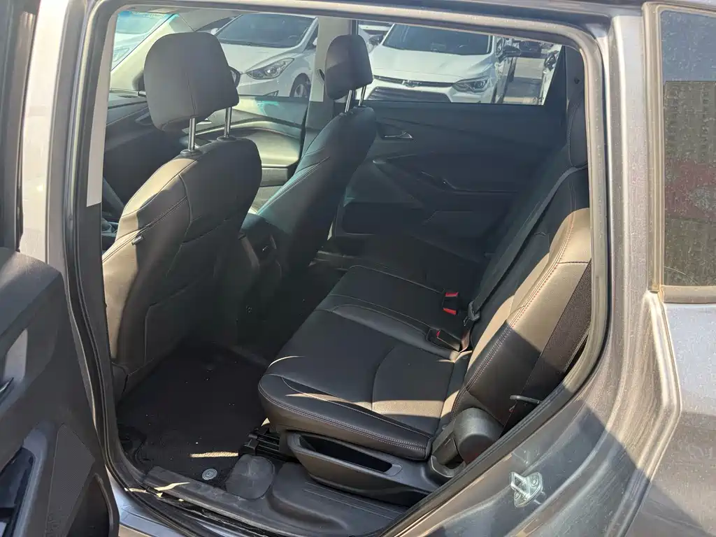 Chevrolet Volando — миниатюра 5
