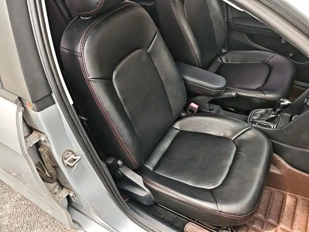 Volkswagen Jetta — миниатюра 25