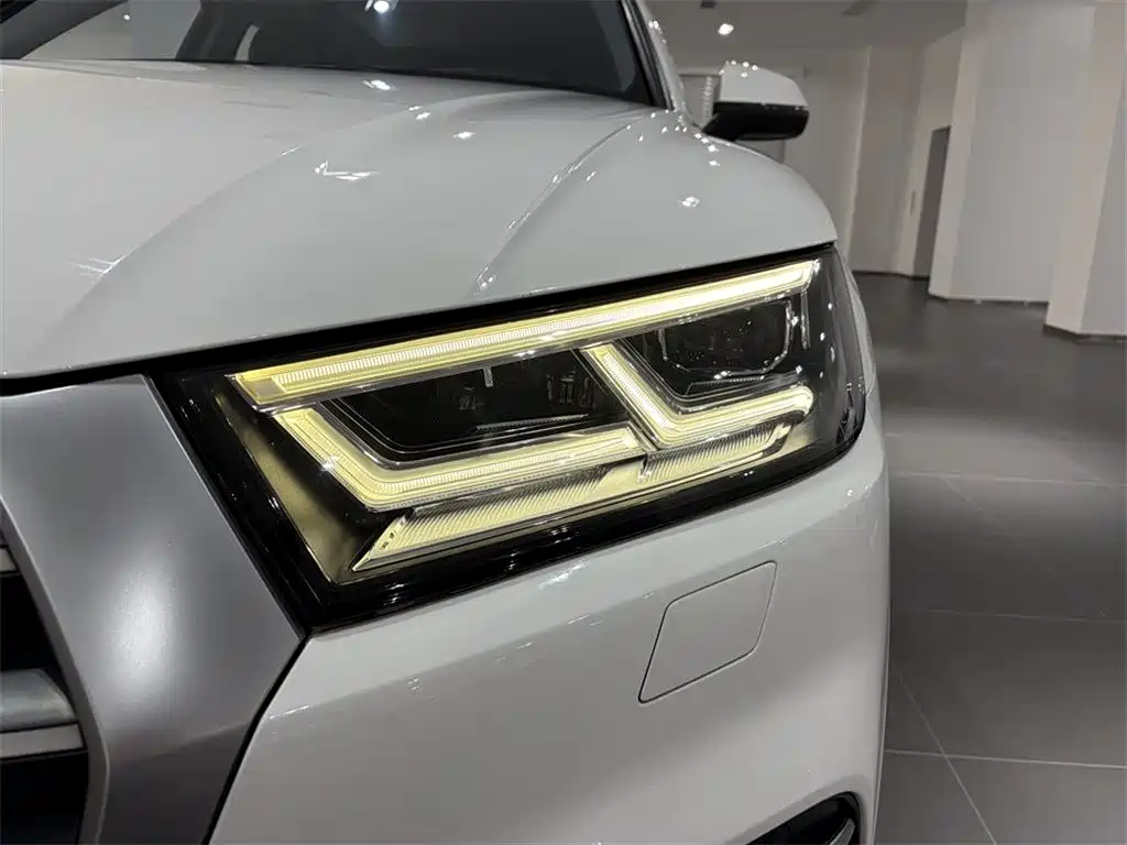 Audi Q5L — миниатюра 12