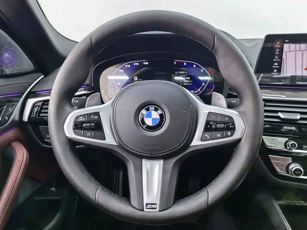 BMW 5 Series — миниатюра 11