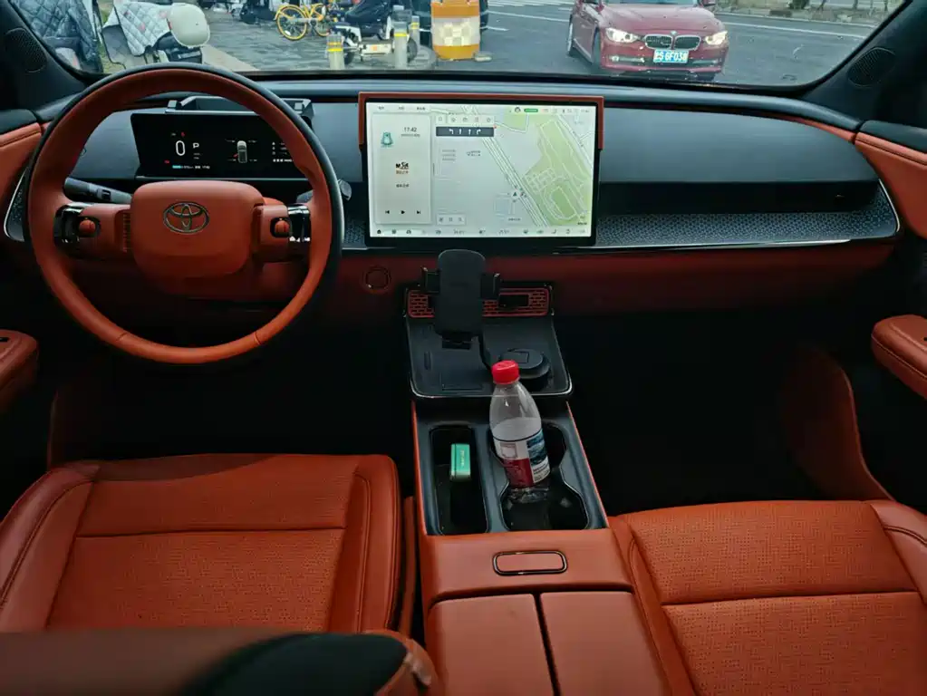 Toyota bZ3X — миниатюра 4