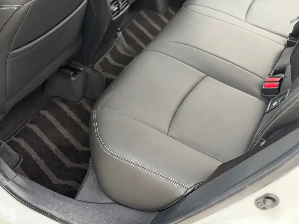 Toyota Corolla Cross — миниатюра 14