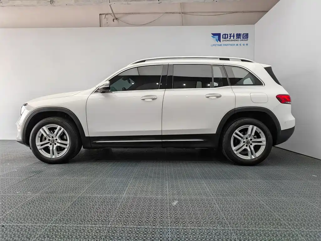 Mercedes-Benz GLB — миниатюра 7