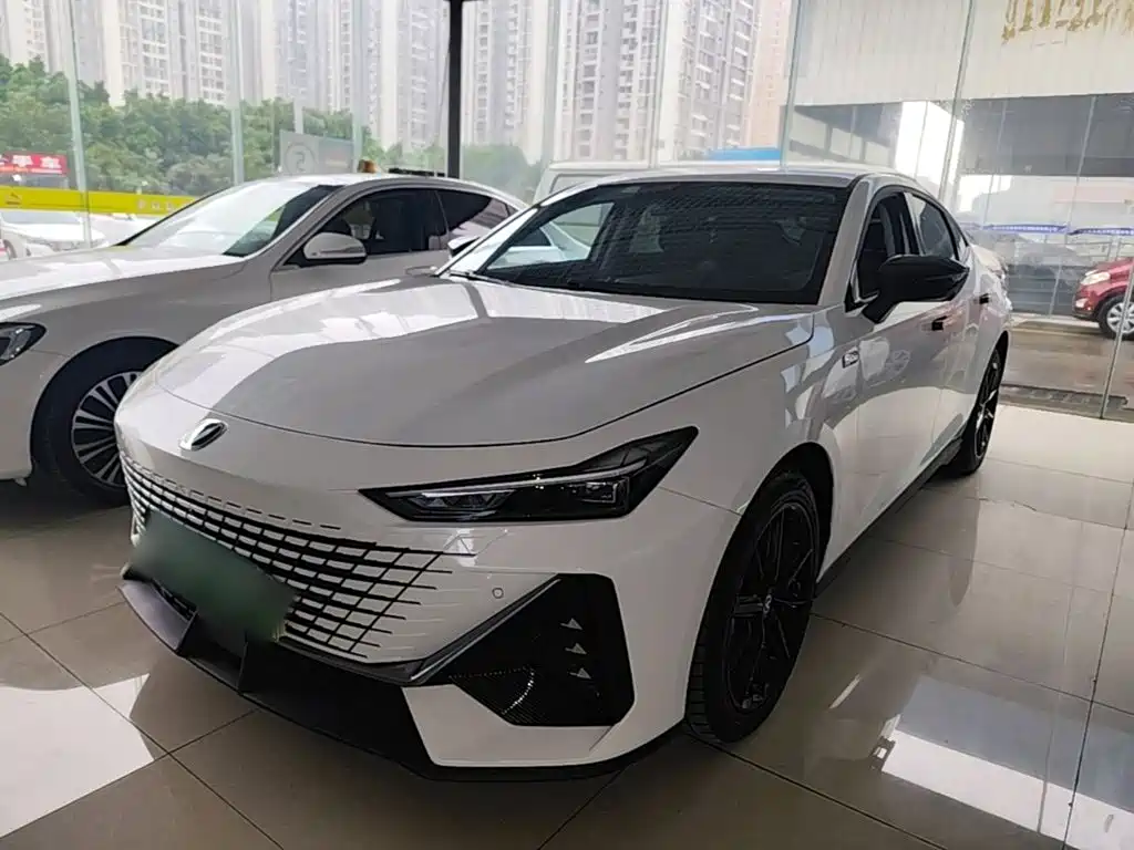 Changan UNI-V iDD — миниатюра 2