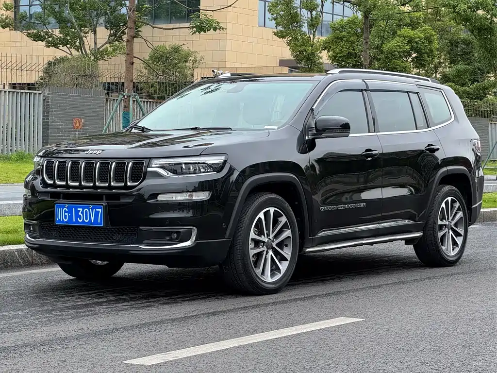 Купить Jeep Grand Commander