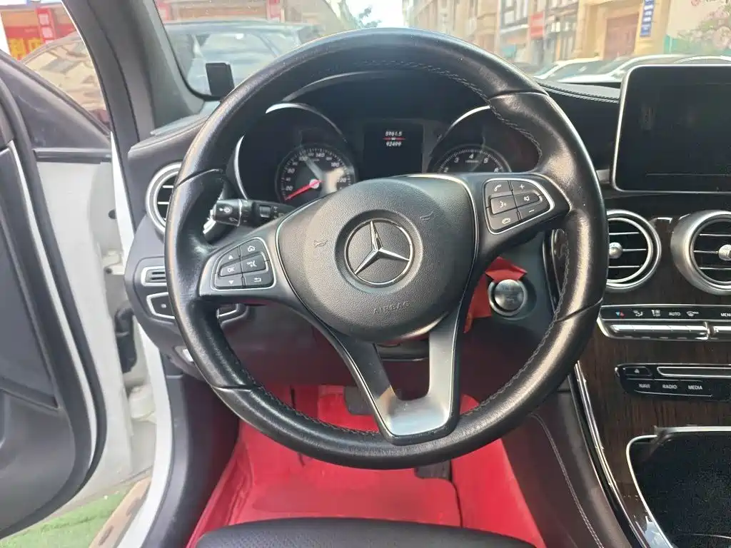 Mercedes-Benz GLC — миниатюра 11