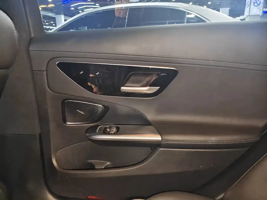 Mercedes-Benz C-Class — миниатюра 17