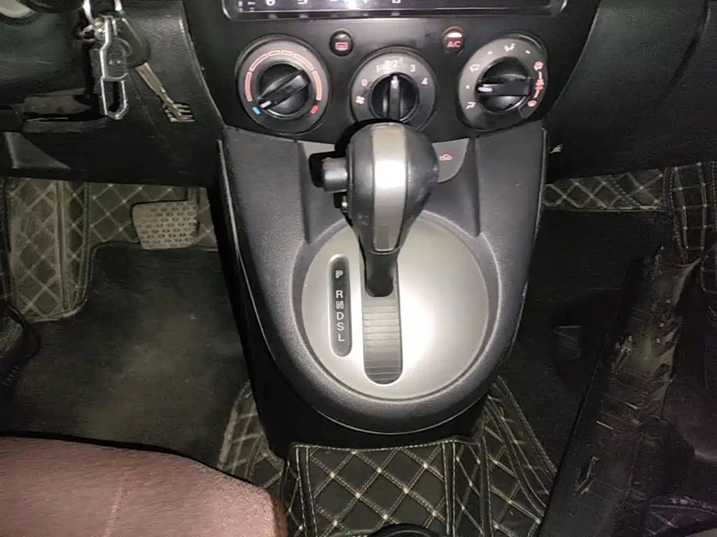 Mazda 2 — миниатюра 14