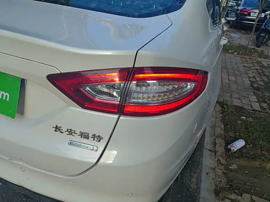 Ford Mondeo — миниатюра 8