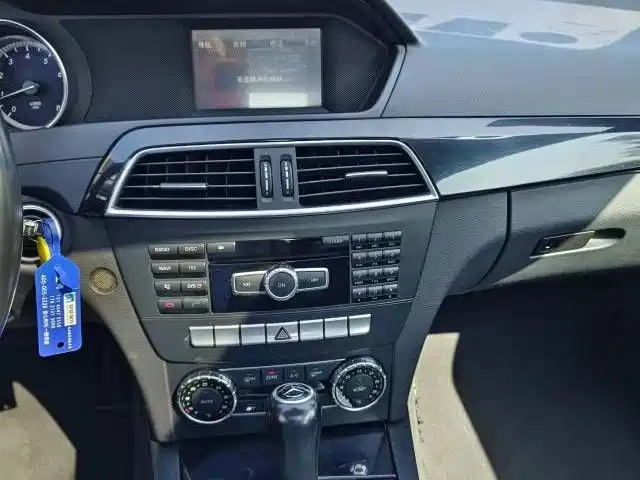 Mercedes-Benz C-Class — миниатюра 13