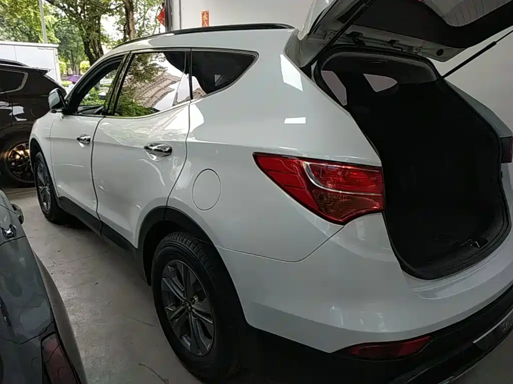 Hyundai Santa Fe — миниатюра 5