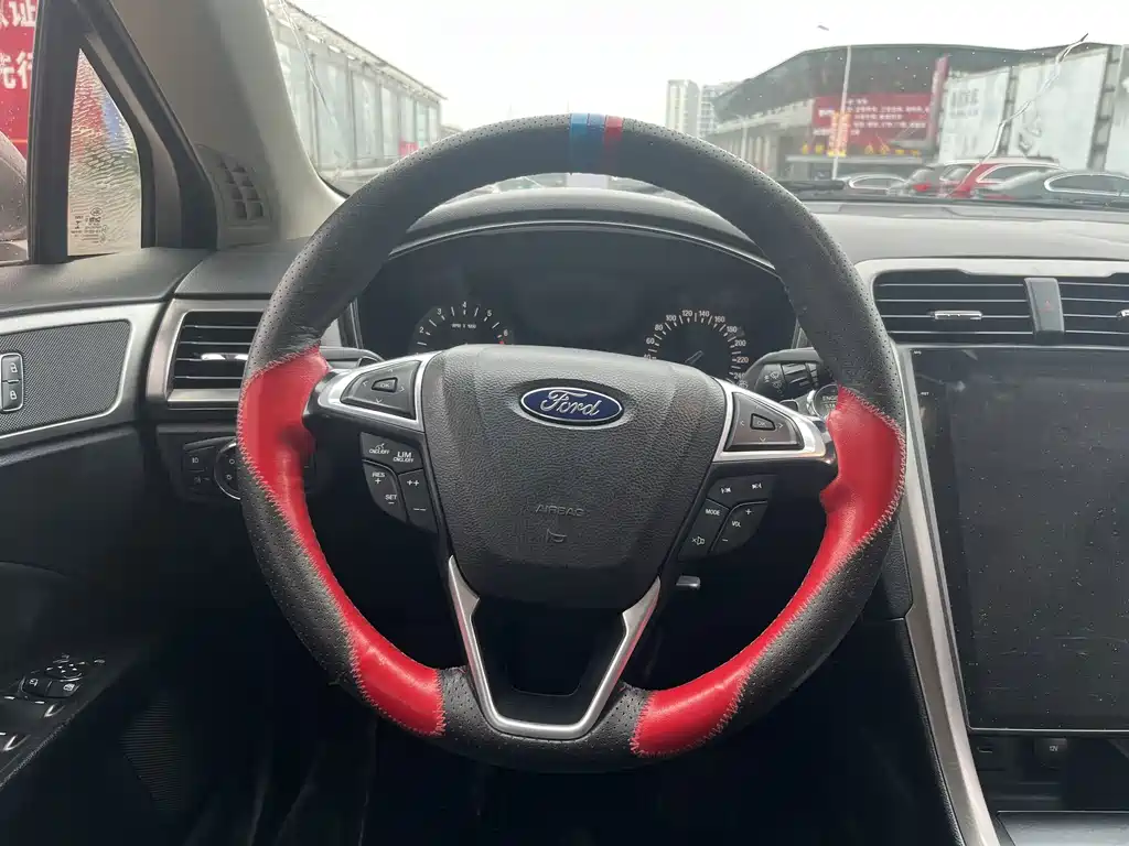 Ford Mondeo — миниатюра 7