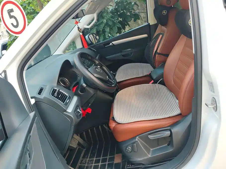Volkswagen Sharan — миниатюра 9