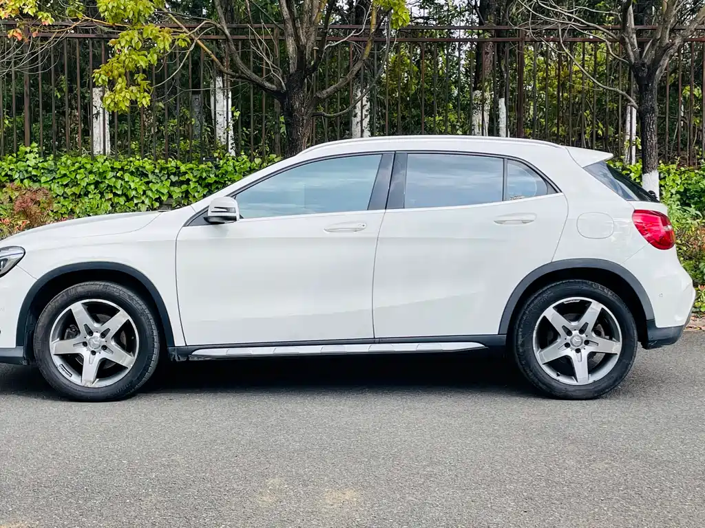 Mercedes-Benz GLA (Import) — миниатюра 4