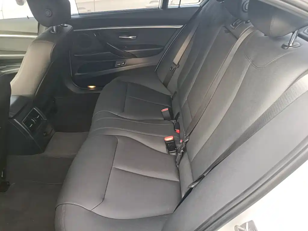 BMW 3 Series — миниатюра 17