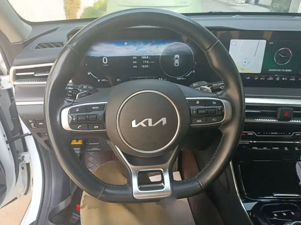 Kia K5 — миниатюра 11