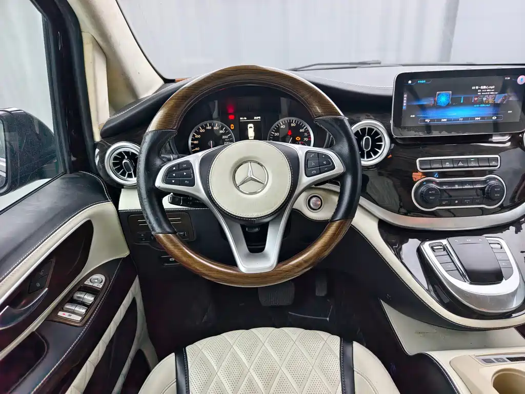 Mercedes-Benz Vito — миниатюра 12