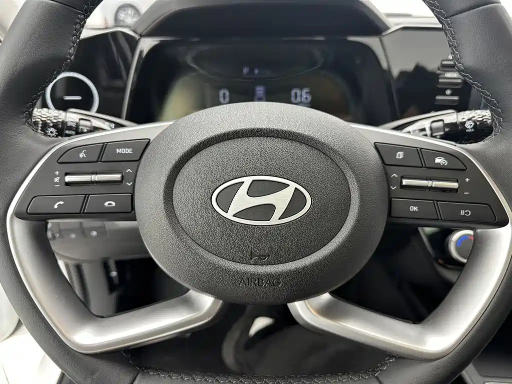 Hyundai Elantra — миниатюра 13