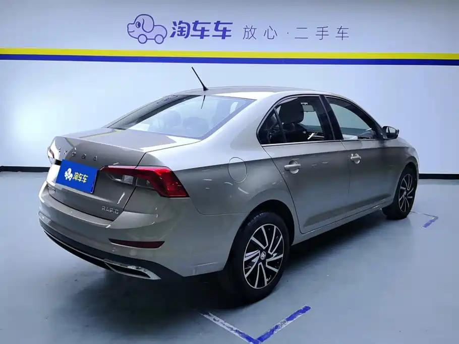 Skoda Rapid — миниатюра 3