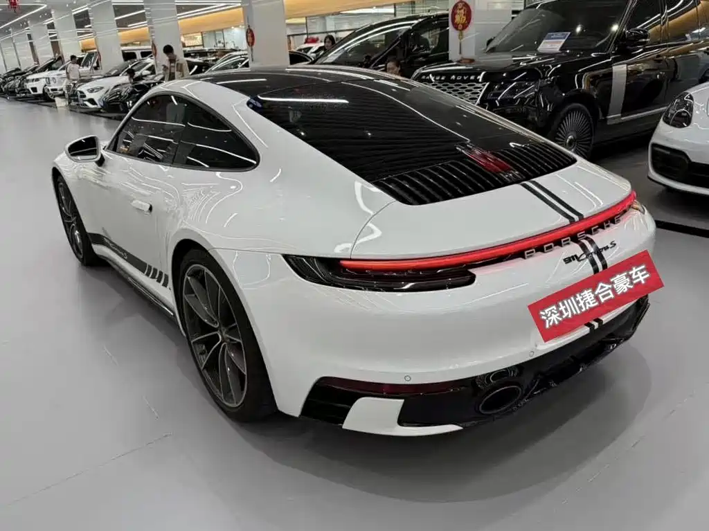 PORSCHE 911