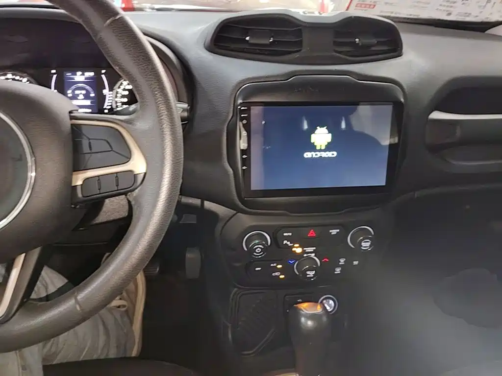 Jeep Renegade — миниатюра 10
