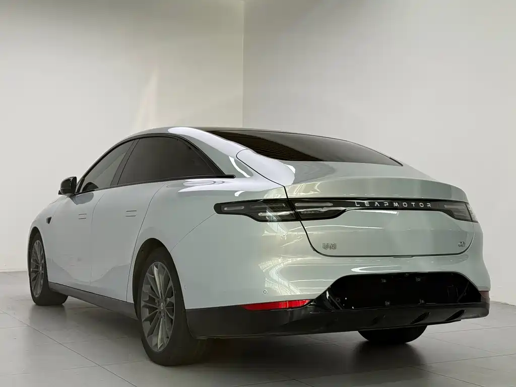 Leapmotor Leapmotor C01 — миниатюра 4