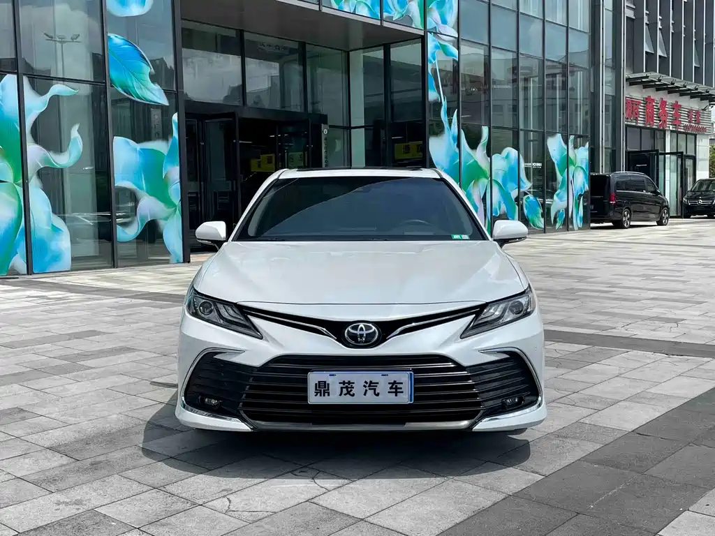 Toyota Camry — миниатюра 2