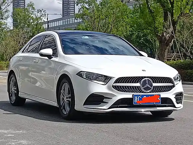 MERCEDES-BENZ  A CLASS 2022