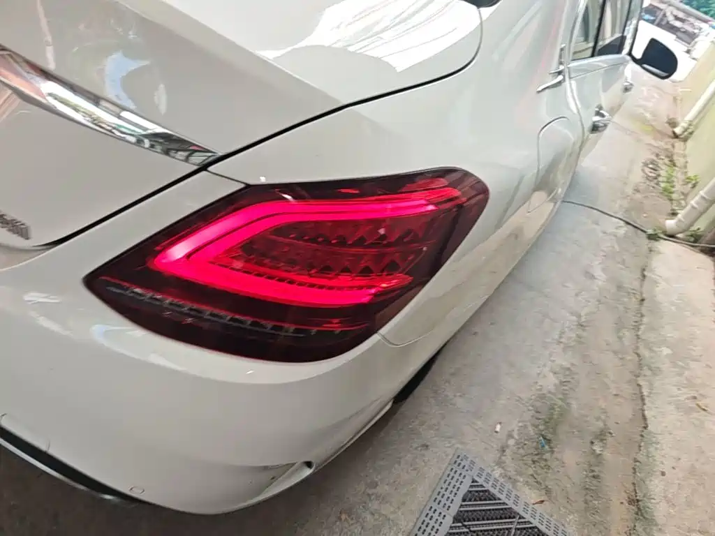 Mercedes-Benz C-Class — миниатюра 8