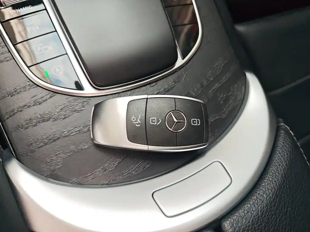 Mercedes-Benz C-Class — миниатюра 9