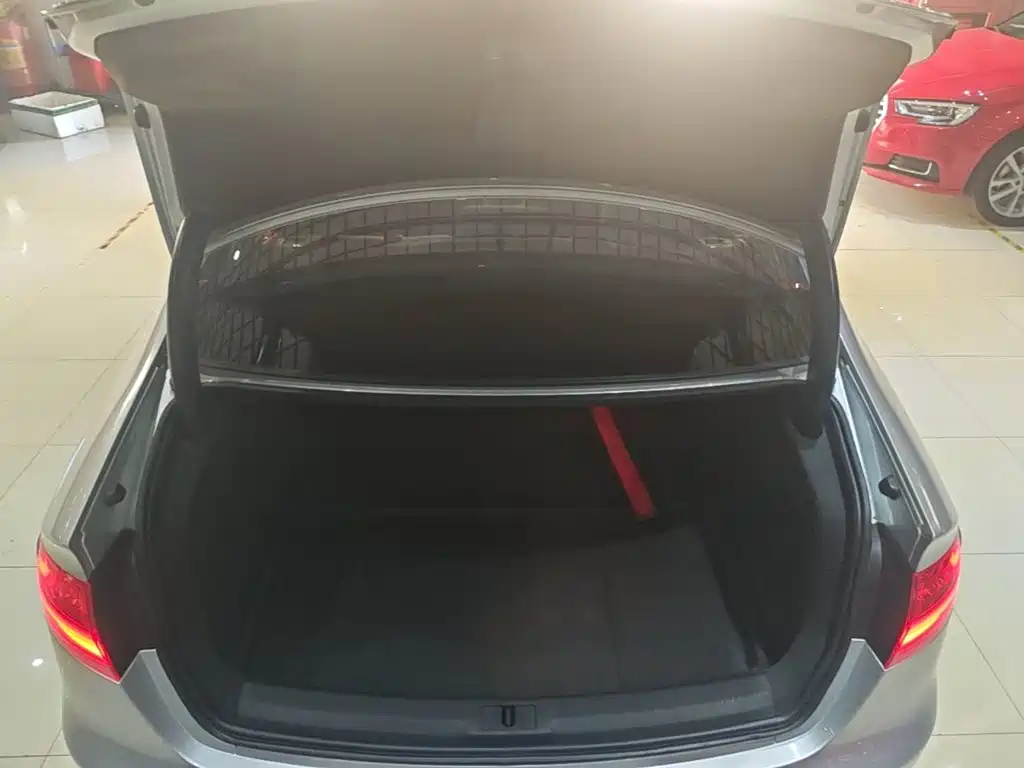 Audi A4L — миниатюра 19