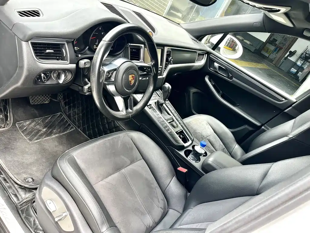 Porsche Macan — миниатюра 7