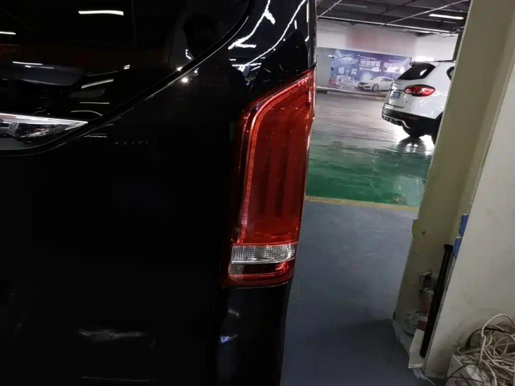 Mercedes-Benz V-Class — миниатюра 8