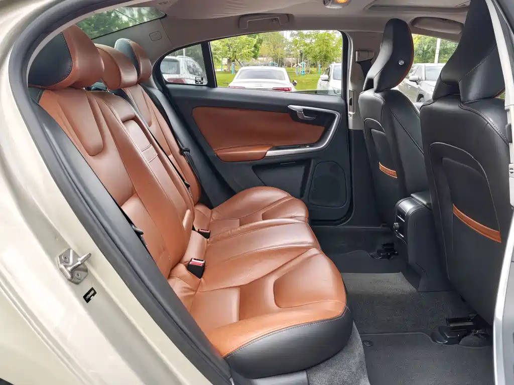 Volvo S60 — миниатюра 8
