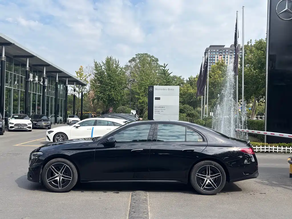 Mercedes-Benz E-Class (Import) — миниатюра 3