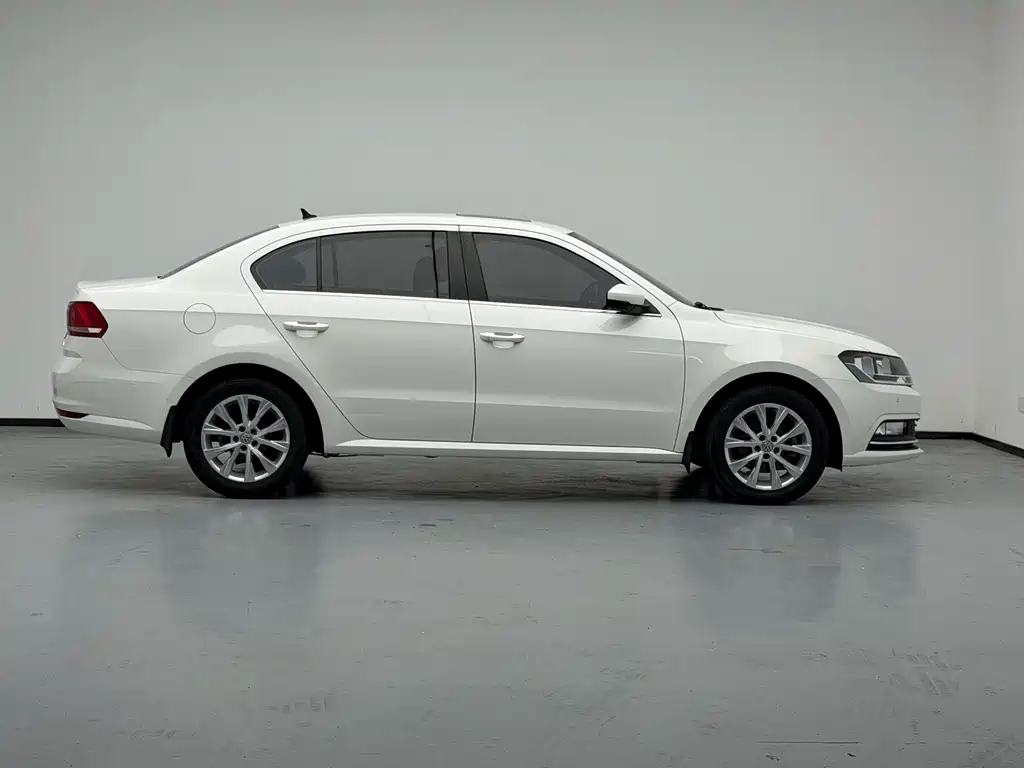 Volkswagen Lavida — миниатюра 13