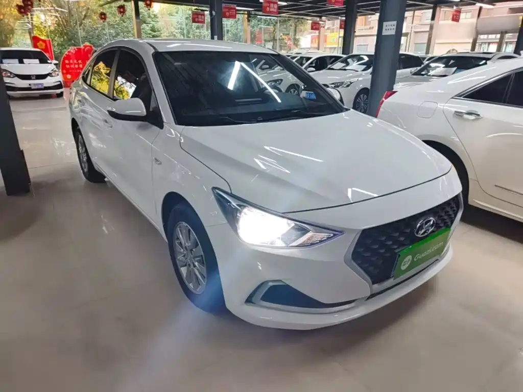 Hyundai Elantra — миниатюра 4