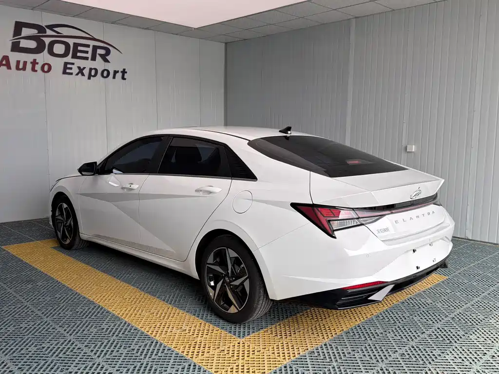 Hyundai Elantra — миниатюра 4