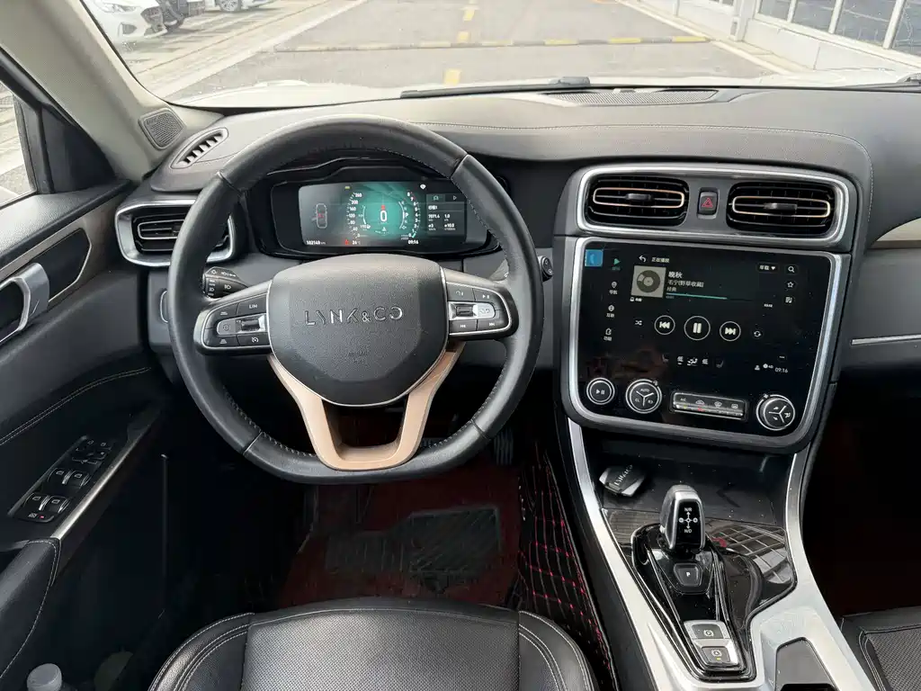 Lynk & Co 01 — миниатюра 8
