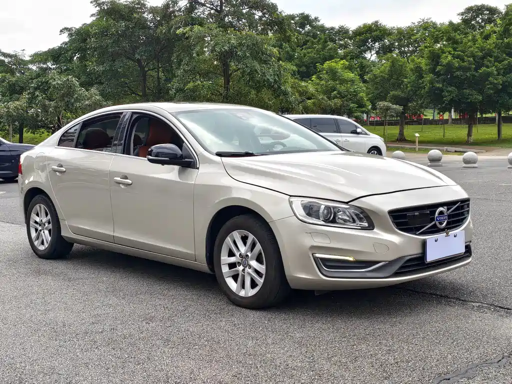 Volvo S60 — миниатюра 3