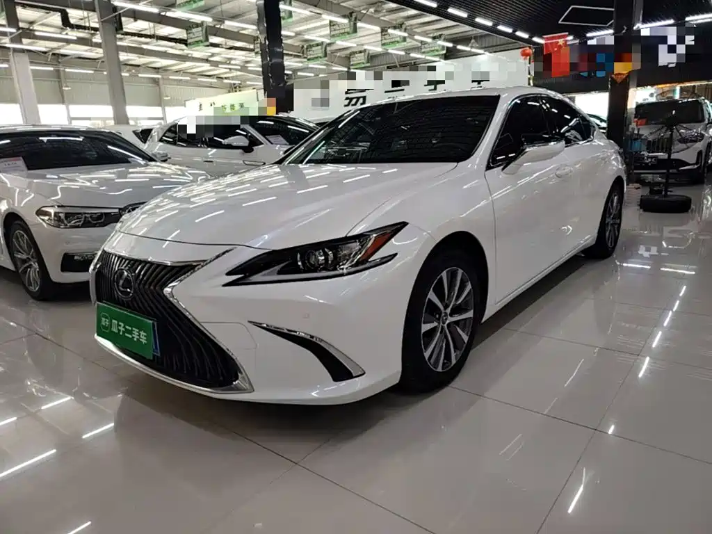 Lexus ES 2020 200
