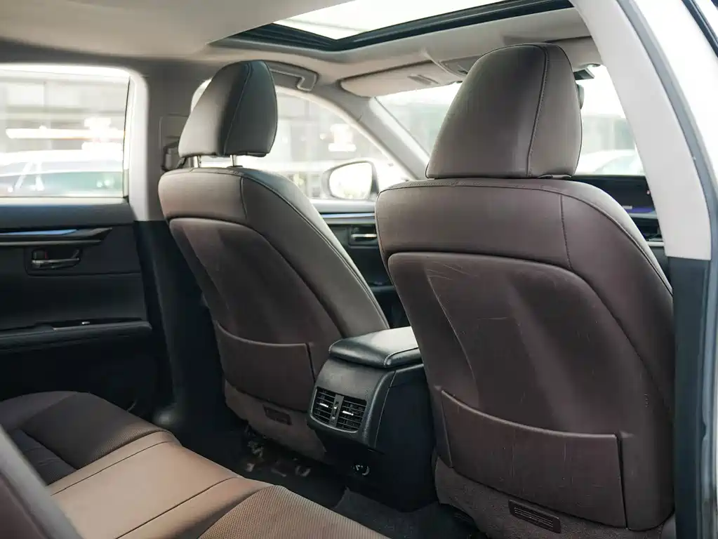 Lexus ES — миниатюра 13