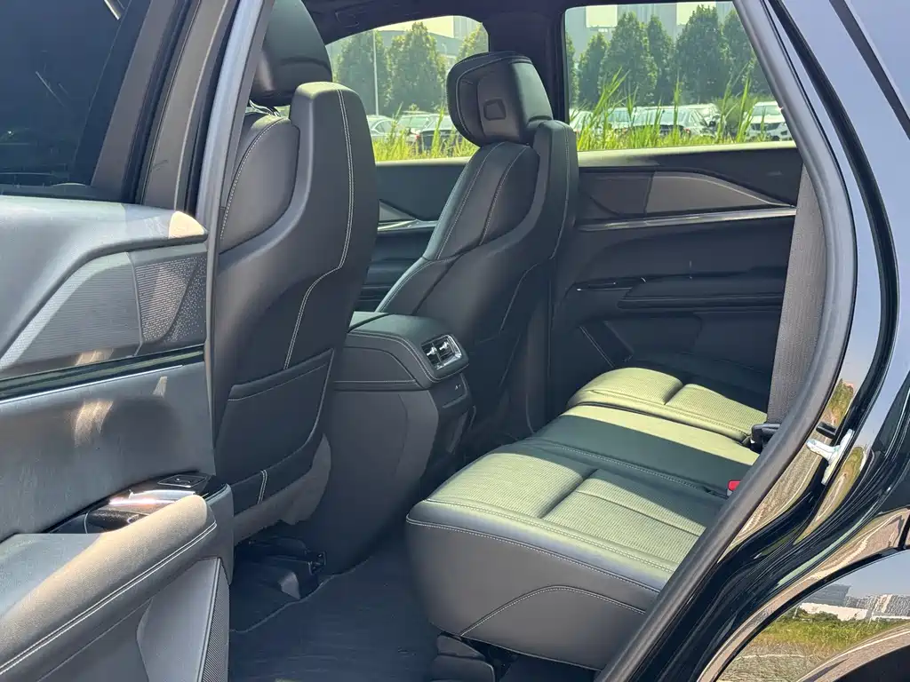 Cadillac XT5 — миниатюра 8