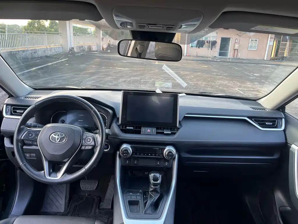 Toyota RAV4 — миниатюра 17