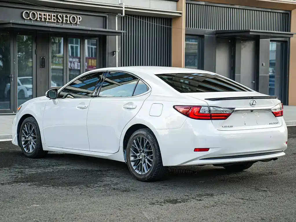 Lexus ES — миниатюра 6